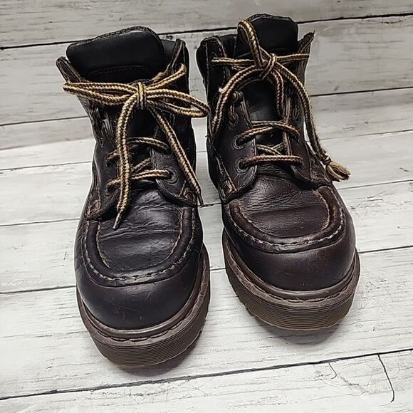 DOCTOR Martens Chunky Lug Sole England Combat Boots Men's 5 Women's 7 AW004 VTG - Picture 1 of 14